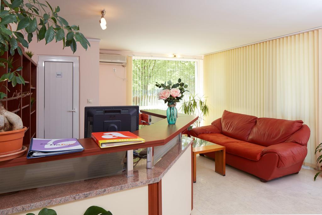 Guesthouse Kirov Ravda Exterior photo