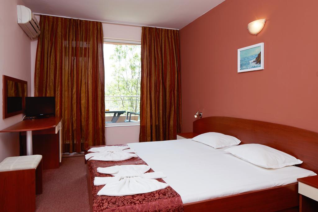 Guesthouse Kirov Ravda Exterior photo